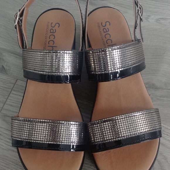 Sandals - Picture 5 of 6